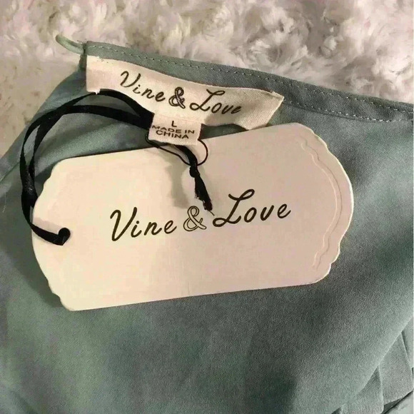 Vine & Love Large Green Silky Blouse with Accordian Puff Sleeves L/S NWT - Picture 7 of 8